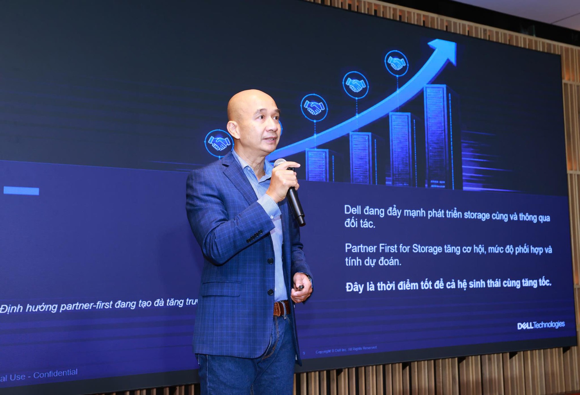IDC Group và Dell Technologies đánh dấu 20 năm hợp tác bằng danh mục phân phối toàn diện - Ảnh 2. IDC Group và Dell Technologies đánh dấu 20 năm hợp tác bằng danh mục phân phối toàn diện - Ảnh 2.